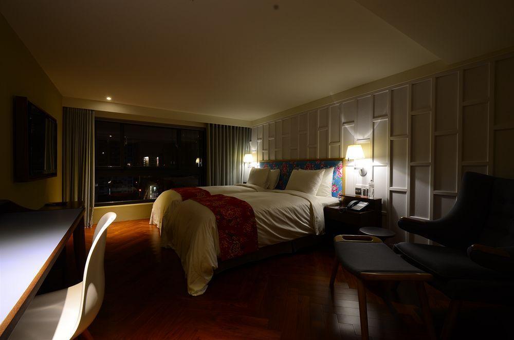 Reddot Hotel Taichung Exterior foto