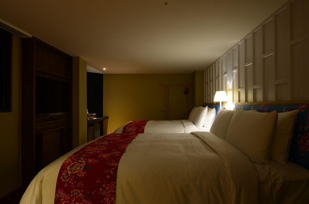Reddot Hotel Taichung Exterior foto
